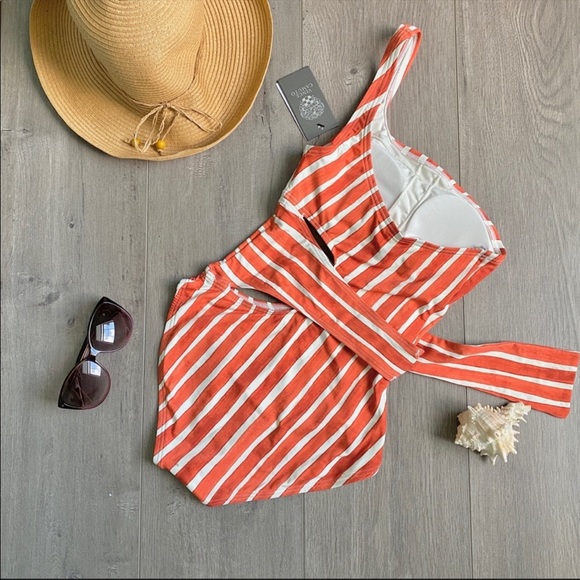 NWT Vince Camuto Hammock Stripe Printed One-Piece - Picture 4 of 5